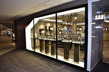 Celebrity Cruises, Celebrity Apex, Shops 5 ©CEL.jpg